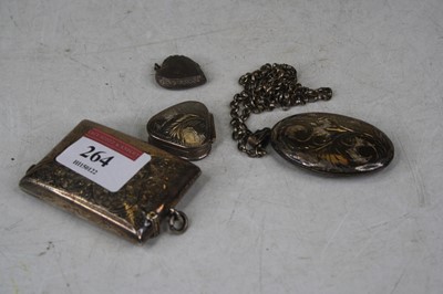Lot 264 - An Edwardian silver vesta of hinged...