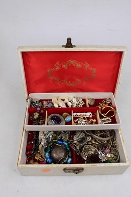 Lot 291 - A cream faux leather clad jewellery box and...
