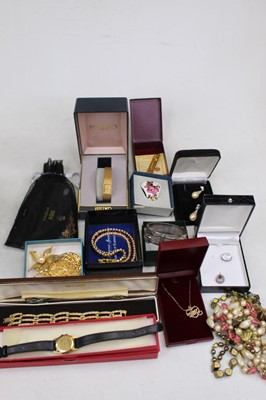 Lot 294 - A collection of costume jewellery, to include...