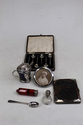 Lot 382 - A French silver mustard, having a hinged domed...