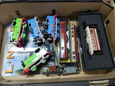 Lot 1557 - A mixed lot of train related items, mixed...