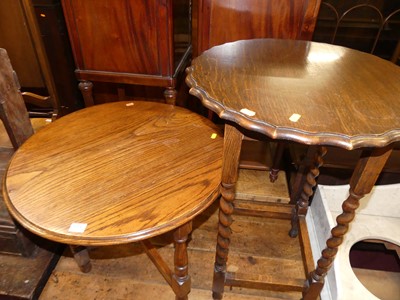 Lot 1384 - A 1930s oak piecrust topped barley twist...