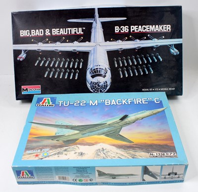 Lot 1476 - One box of mixed mainly 1/72nd scale model...