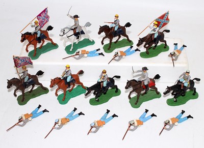 Lot 1392 - Tray containing a collection of Britains...