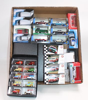 Lot 988 - Two trays containing mainly Oxford Diecast...