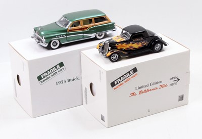 Lot 992 - Danbury Mint 1/24th scale pair to include,...