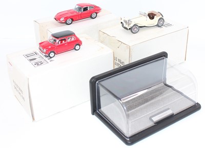 Lot 994 - 3 boxed Franklin Mint 1/24th scale models to...