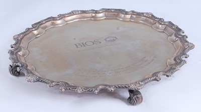 Lot 2154 - A modern silver salver by Garrard & Co, having...