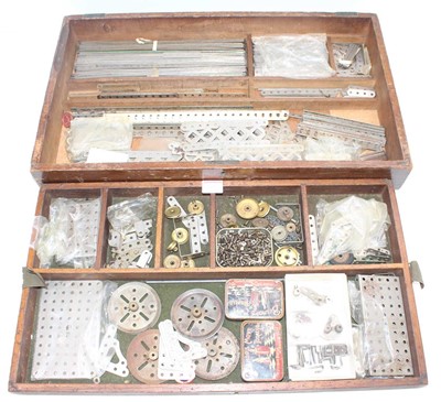 Lot 114 - Two wooden boxes Meccano. Empty box for No.8...