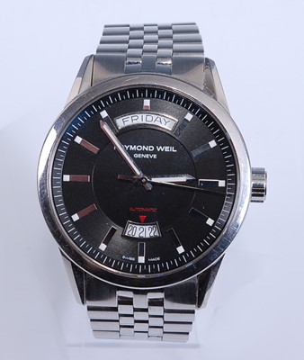 Lot 2511 - A gent's steel Raymond Weil Freelancer 2720...