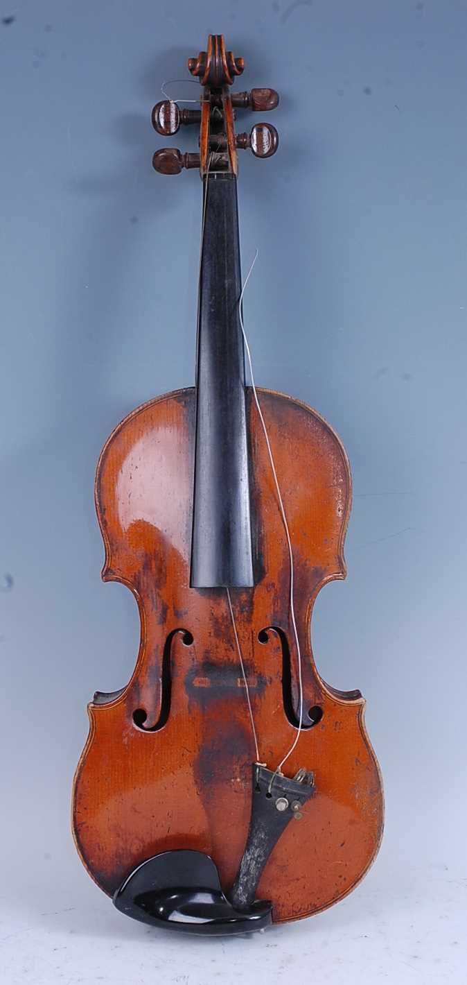 Lot 1006 - An English violin, having a one piece maple...