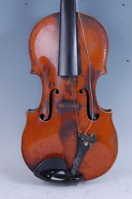 Lot 1006 - An English violin, having a one piece maple...