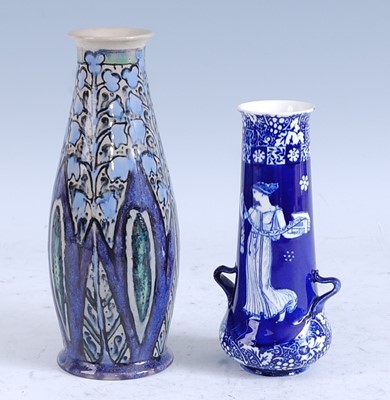 Lot 43 - An early 20th century Royal Doulton 'Morrisian'...