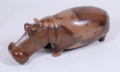 Lot 622 - A large contemporary carved and polished...