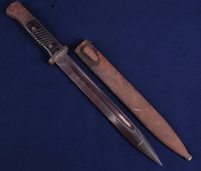 Lot 27 - A German M1884/98 Third pattern bayonet, the...