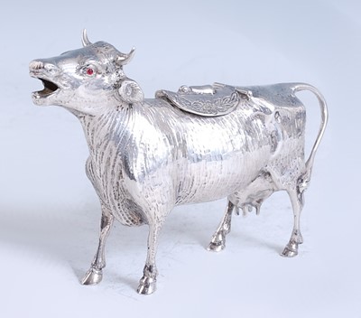 Lot 2156 - A continental mid 20th century finely chased...