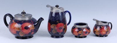Lot 81 - A Moorcroft Pomegranate pattern pottery...