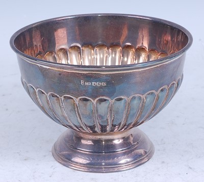 Lot 240 - An Art Deco silver circular pedestal bonbon...