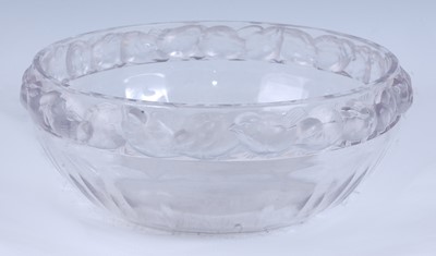 Lot 184 - A 1930s René Lalique heavy clear glass...