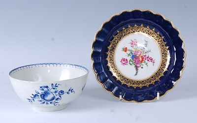Lot 2074 - An 18th century Worcester porcelain slop bowl,...