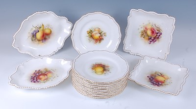 Lot 2086 - A 1917 Royal Worcester porcelain dessert...