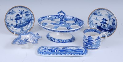 Lot 2093 - A late 18th century Chinese export blue and...