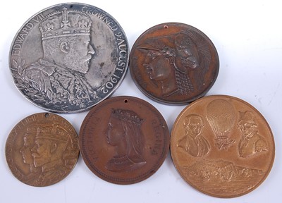 Lot 28 - An Edward VII 1902 Coronation medallion, obv...