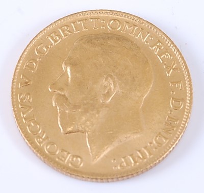 Lot 2208 - Great Britain, 1911 gold full sovereign,...