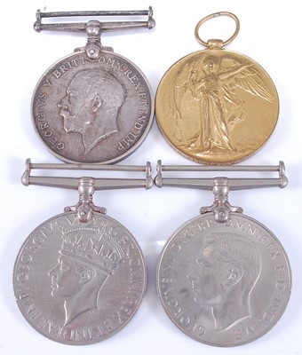 Lot 230 - A WW I British War and Victory pair, naming...