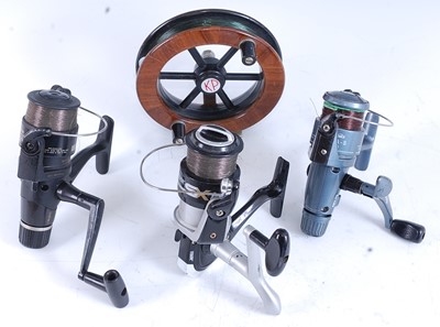 Lot 368 - A KP Deluxe 6" centre pin spinning reel,...