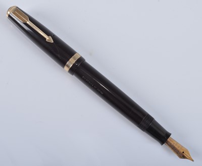 Lot 32 - A Parker 35 Duofold fountain pen, in dark...