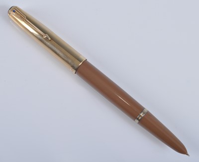 Lot 35 - A Parker 51 double jewelled fountain pen, in...