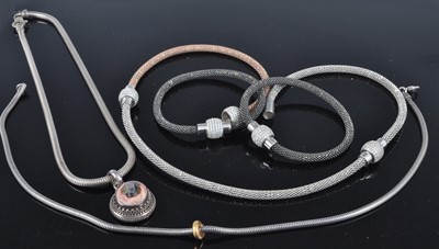 Lot 402 - A contemporary white metal necklace with...