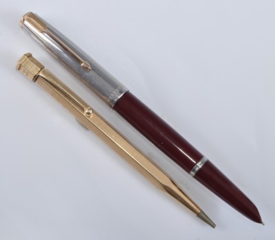Lot 43 - A Parker 51 fountain pen, in burgundy with...