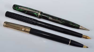 Lot 71 - A Waterman Ideal 84 fountain pen, in chased...