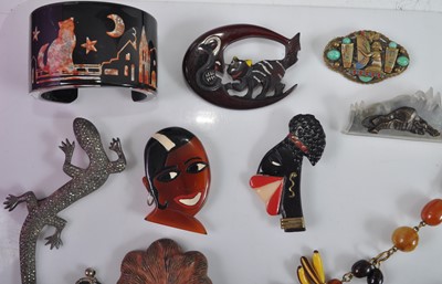 Lot 2635 - A collection of costume jewellery, to include...