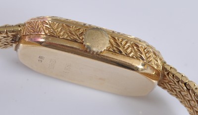 Lot 2644 - A Baume & Mercier Geneve lady's 18ct gold...