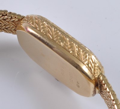Lot 2644 - A Baume & Mercier Geneve lady's 18ct gold...