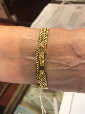 Lot 2644 - A Baume & Mercier Geneve lady's 18ct gold...