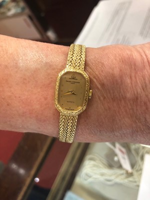 Lot 2644 - A Baume & Mercier Geneve lady's 18ct gold...