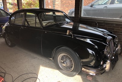 Lot 1471 - A 1969 Daimler V8 250 automatic four-door...