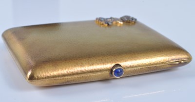 Lot 1213 - A yellow metal rectangular cigarette case,...