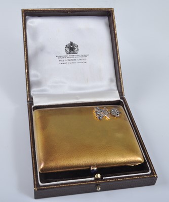 Lot 1213 - A yellow metal rectangular cigarette case,...