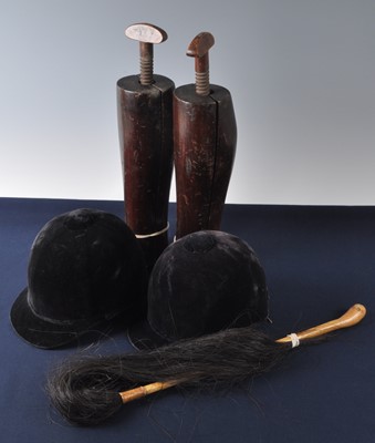 Lot 315 - A collection of miscellaneous items to include...