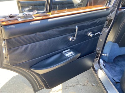 Lot 1470 - A 1968 Daimler V8-250 Automatic Reg no....
