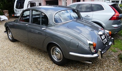 Lot 1470 - A 1968 Daimler V8-250 Automatic Reg no....
