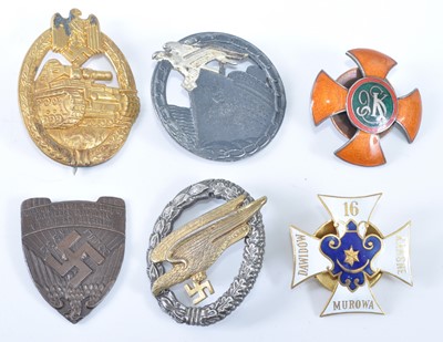 Lot 135 - A small collection of miscellaneous items to...