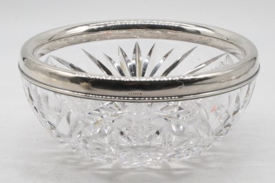 Lot 295 - A George V cut glass table bowl, having a...