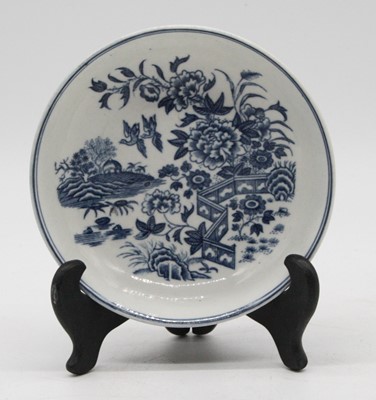 Lot 212 - An 18th century Worcester porcelain dish...