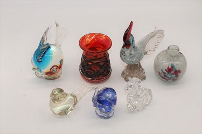 Lot 247 - A collection of Italian glassware, to include...